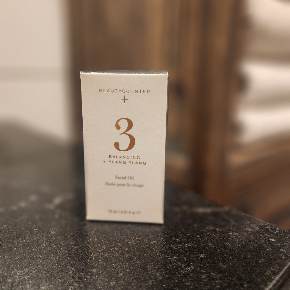NIB Beautycounter Facial Oil #3 Balancing + Ylang Ylang